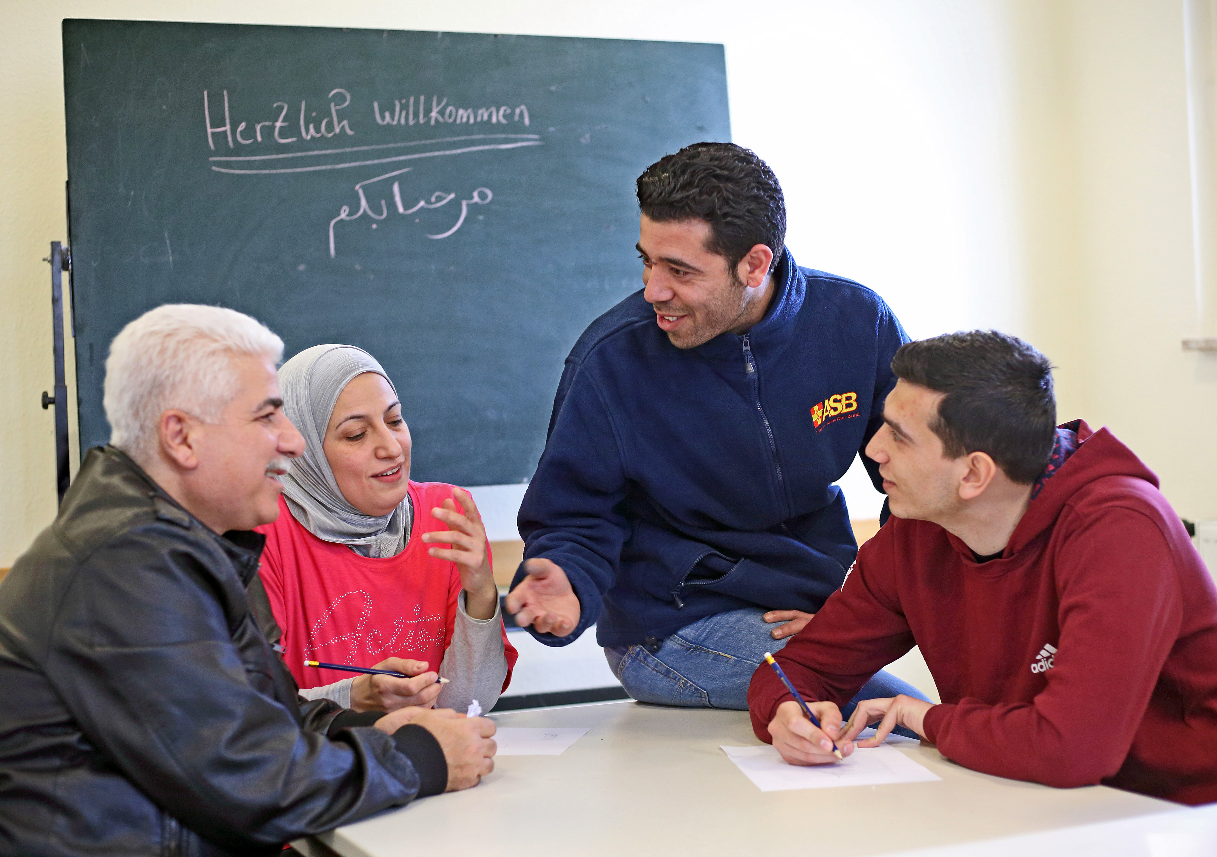 Deutschunterricht in Fluechtlingsunterkunft