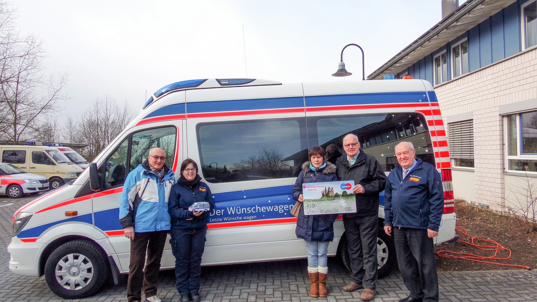 Großzügige Spende für unseren hessischen Wünschewagen